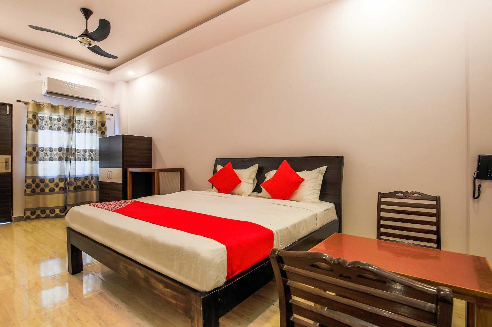 Hotel O The Velvet Chinhat Tiraha Exterior foto
