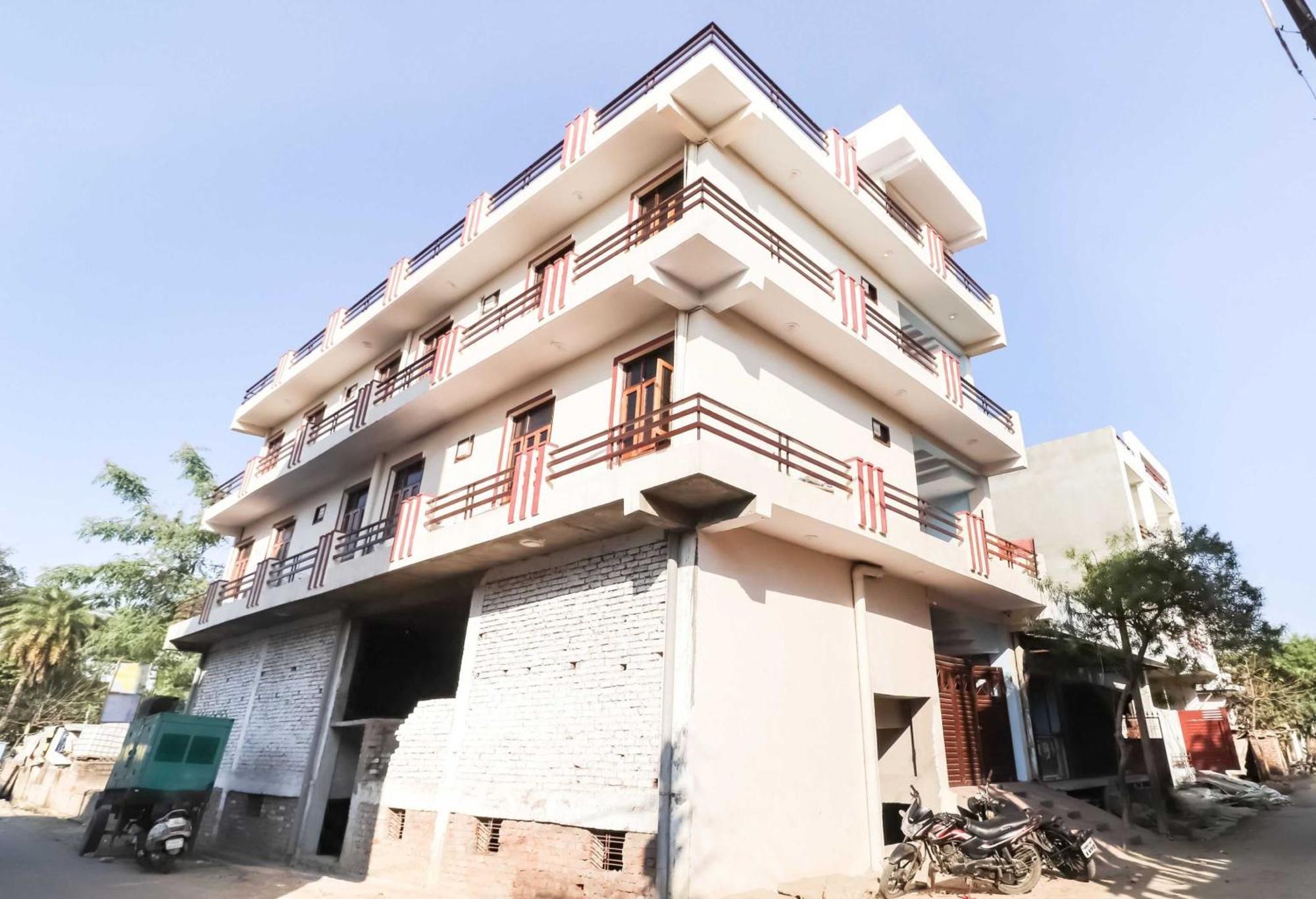 Hotel O The Velvet Chinhat Tiraha Exterior foto