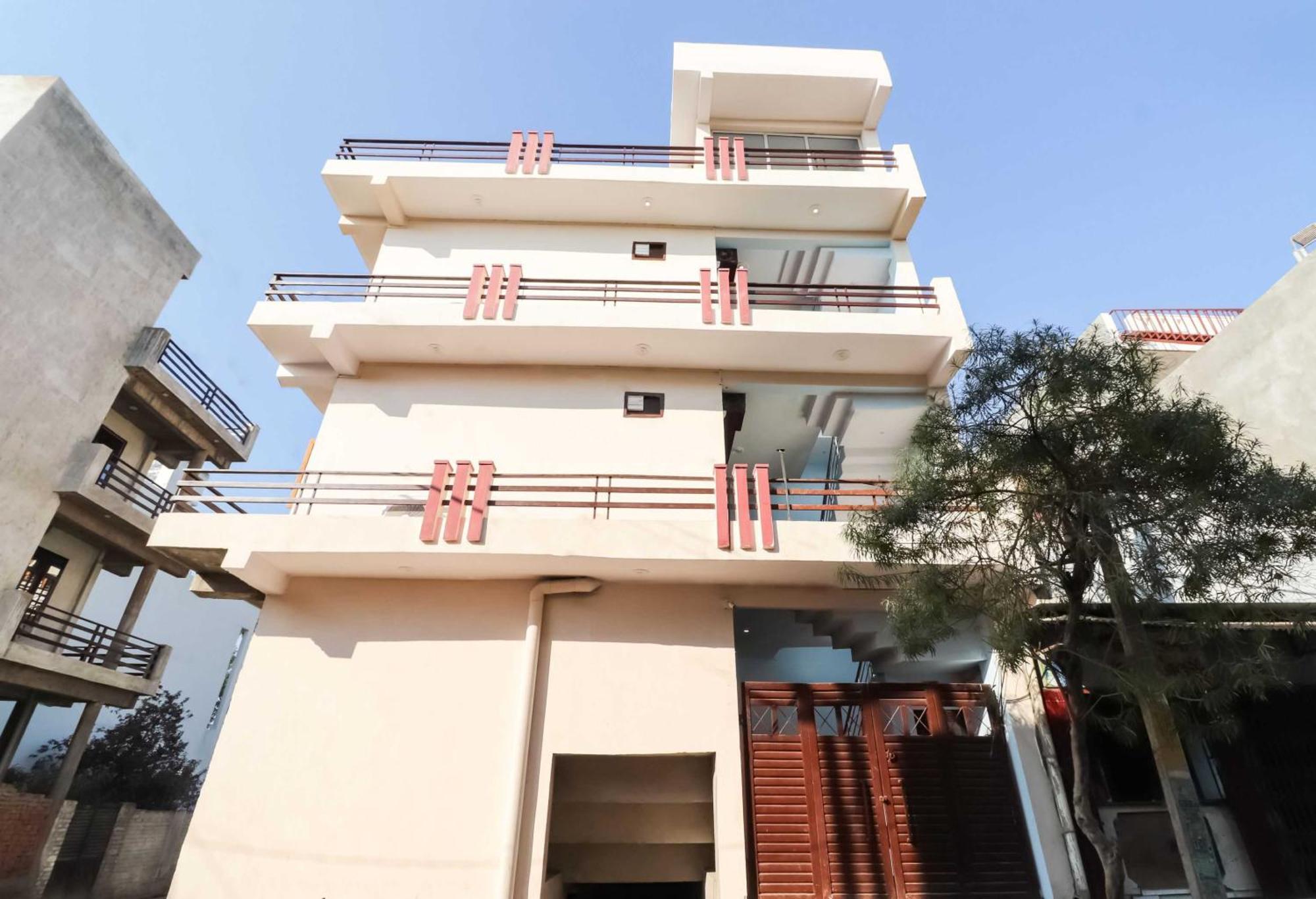Hotel O The Velvet Chinhat Tiraha Exterior foto