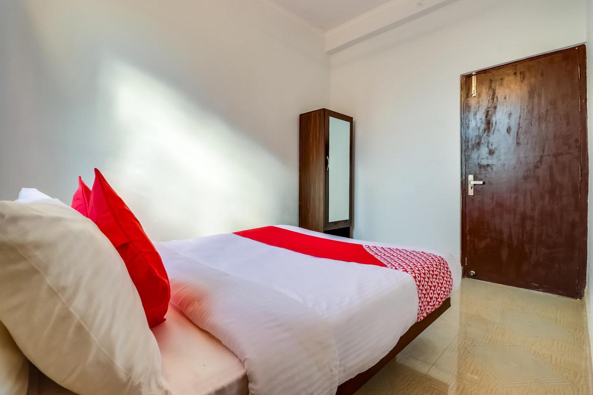 Hotel O The Velvet Chinhat Tiraha Exterior foto