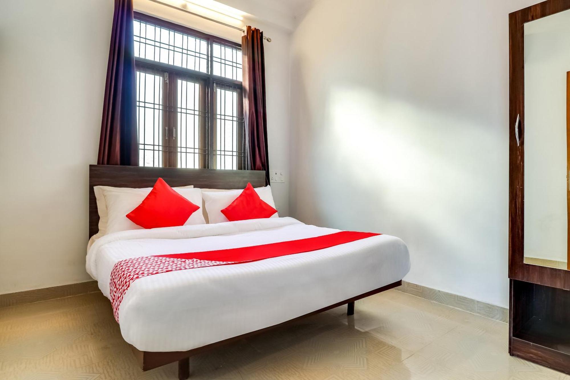 Hotel O The Velvet Chinhat Tiraha Exterior foto