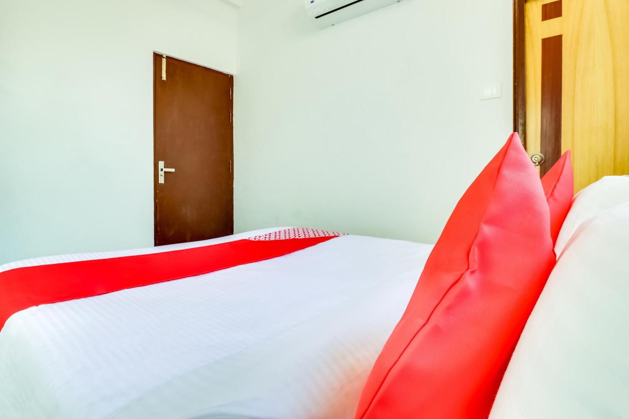 Hotel O The Velvet Chinhat Tiraha Exterior foto